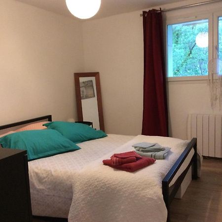 Simplicite Et Confort En Luberon Apartment Menerbes Ngoại thất bức ảnh
